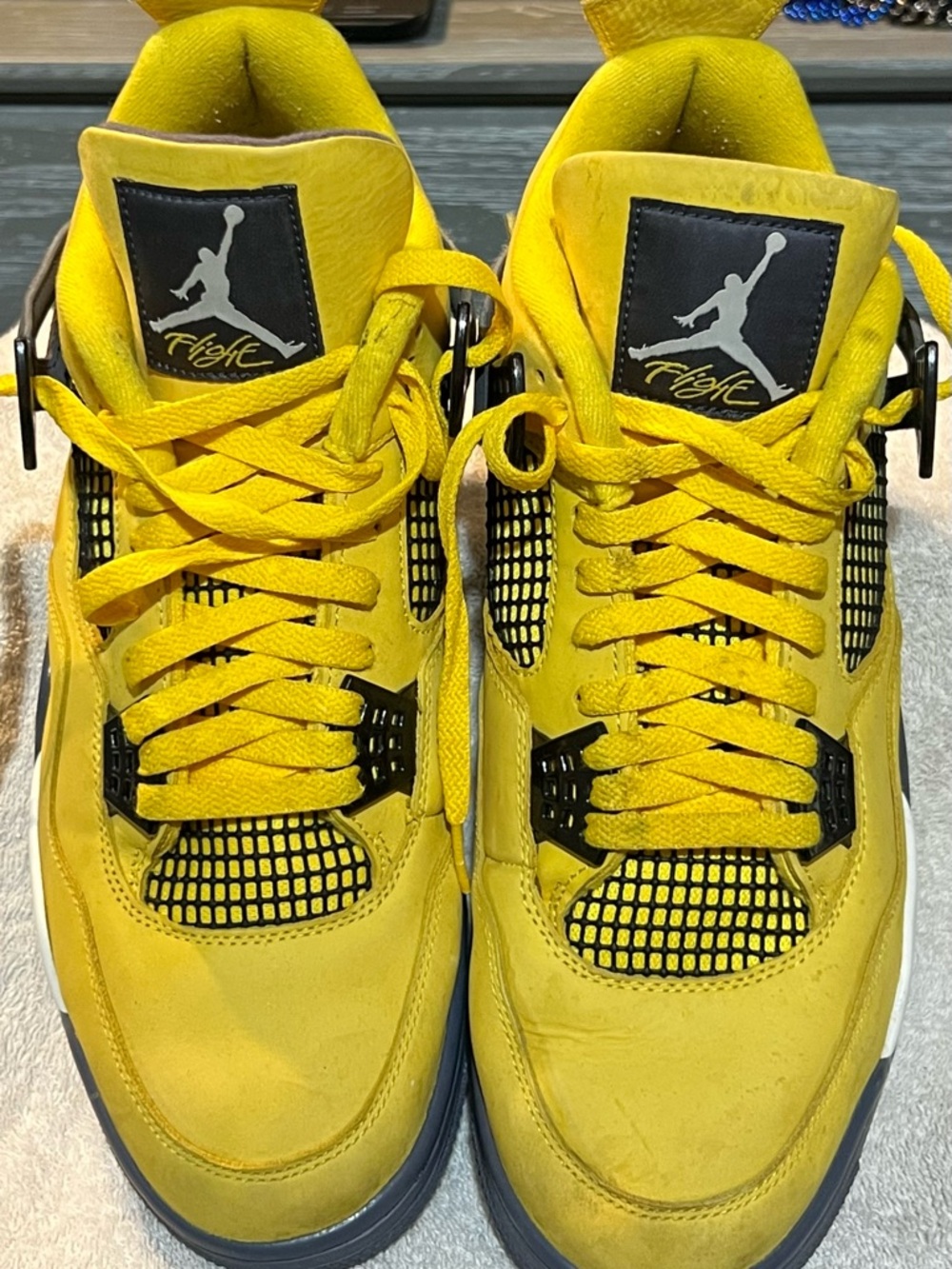 Air Jordan 4 Retro Mid Lightning (2021) size 13